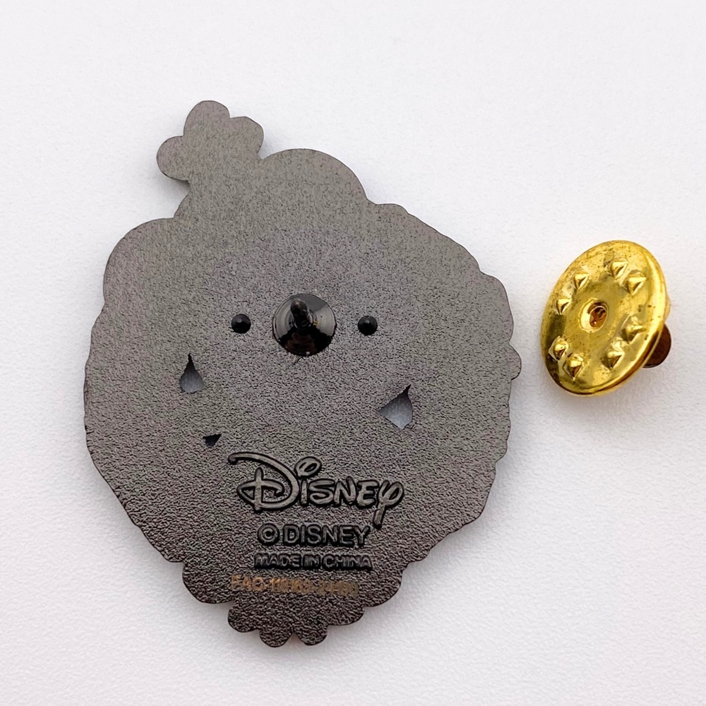 Disney Loungefly Minnie Mouse Christmas Wreath Pin - Picture 5 of 7